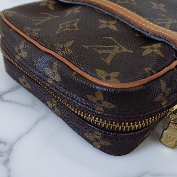 Louis Vuitton Danube EUC✨️ Monogram Messenger Bag – Vintage Unisex - Picture 10 of 16